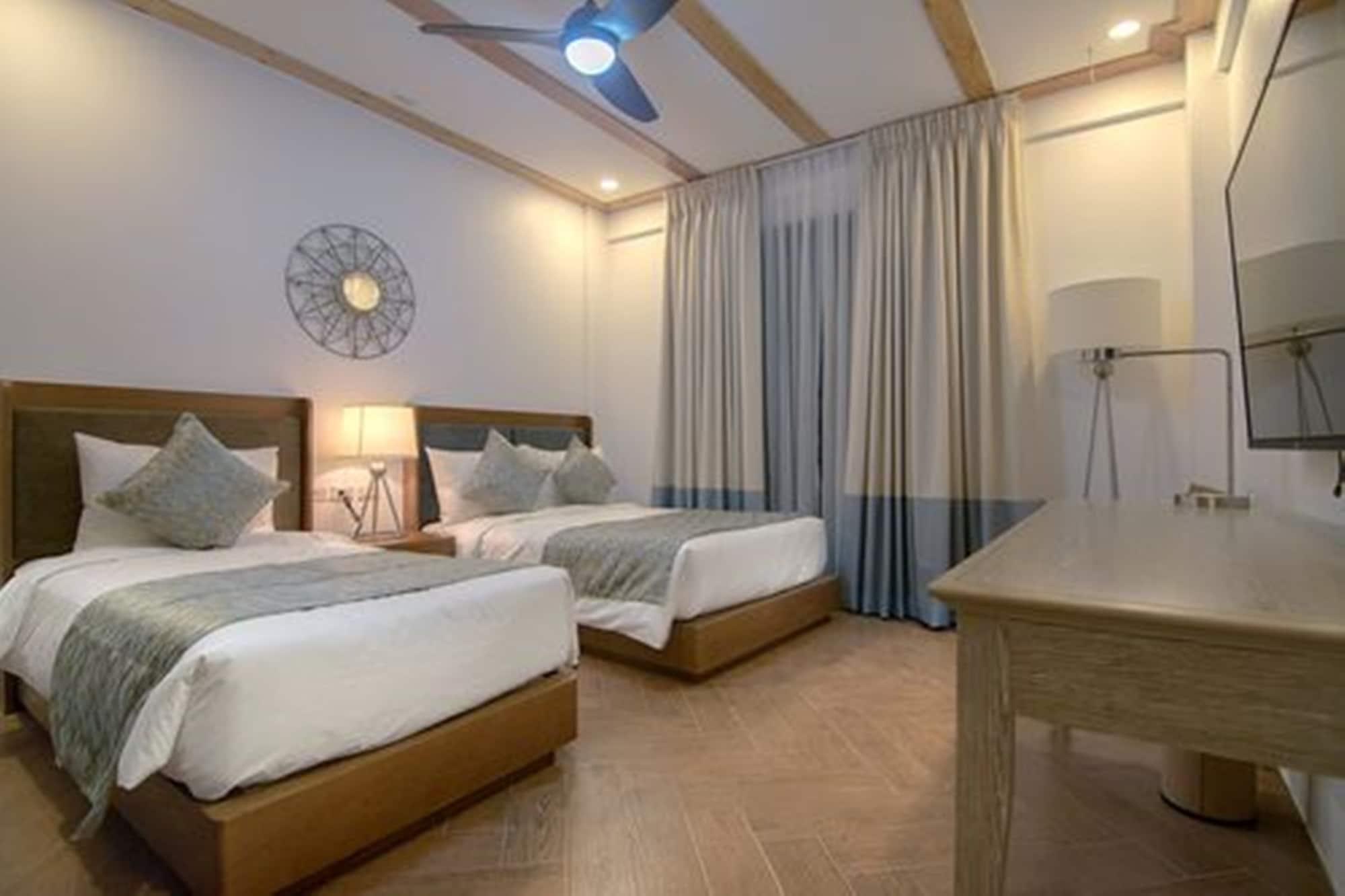 Thunderbird Resorts - Rizal Binangonan Exterior photo