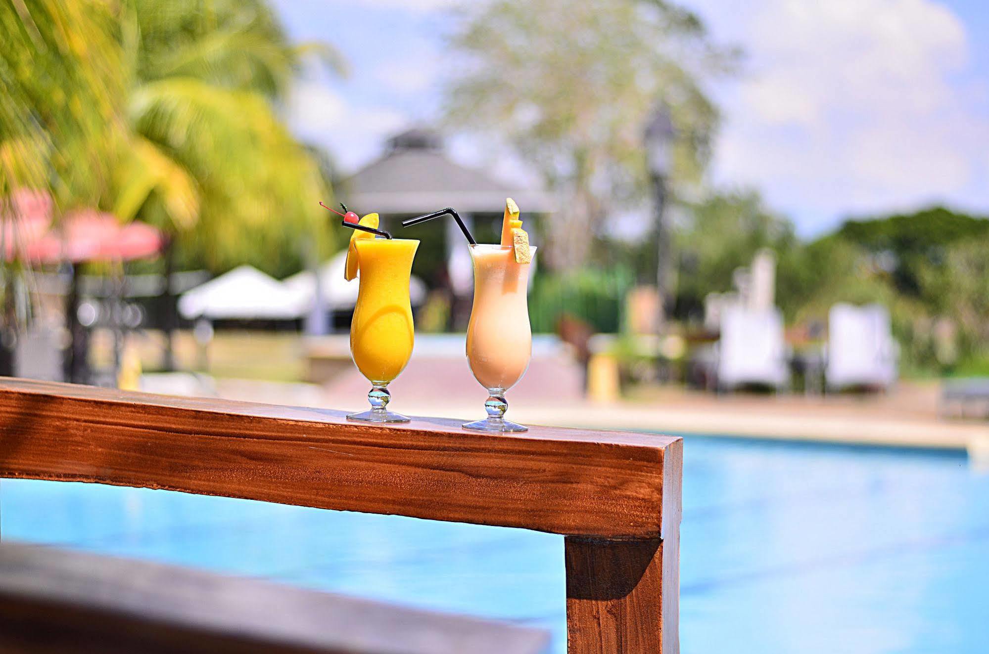 Thunderbird Resorts - Rizal Binangonan Exterior photo
