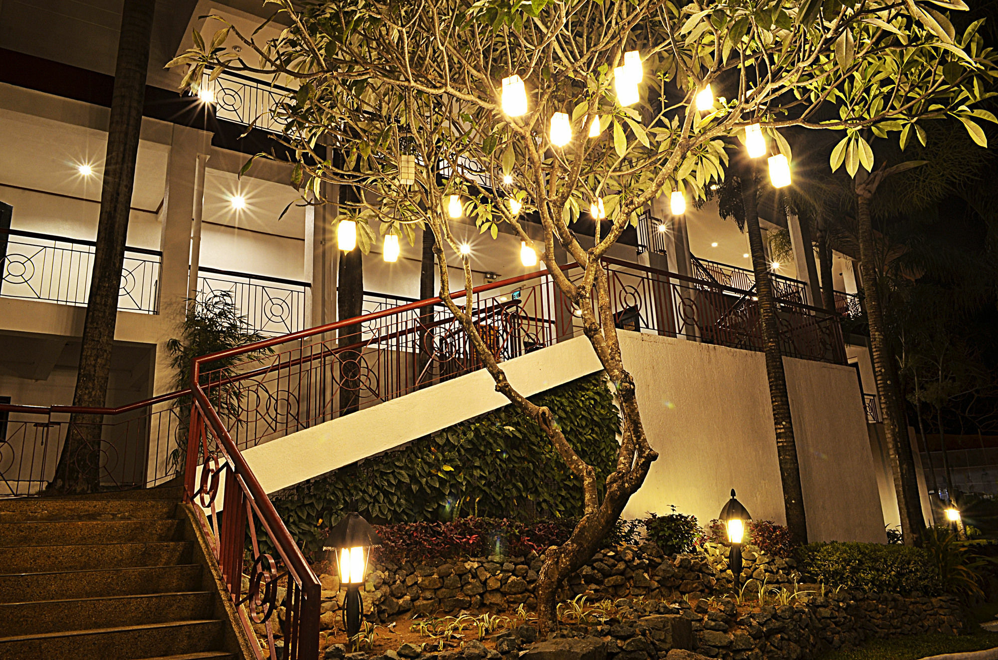 Thunderbird Resorts - Rizal Binangonan Exterior photo