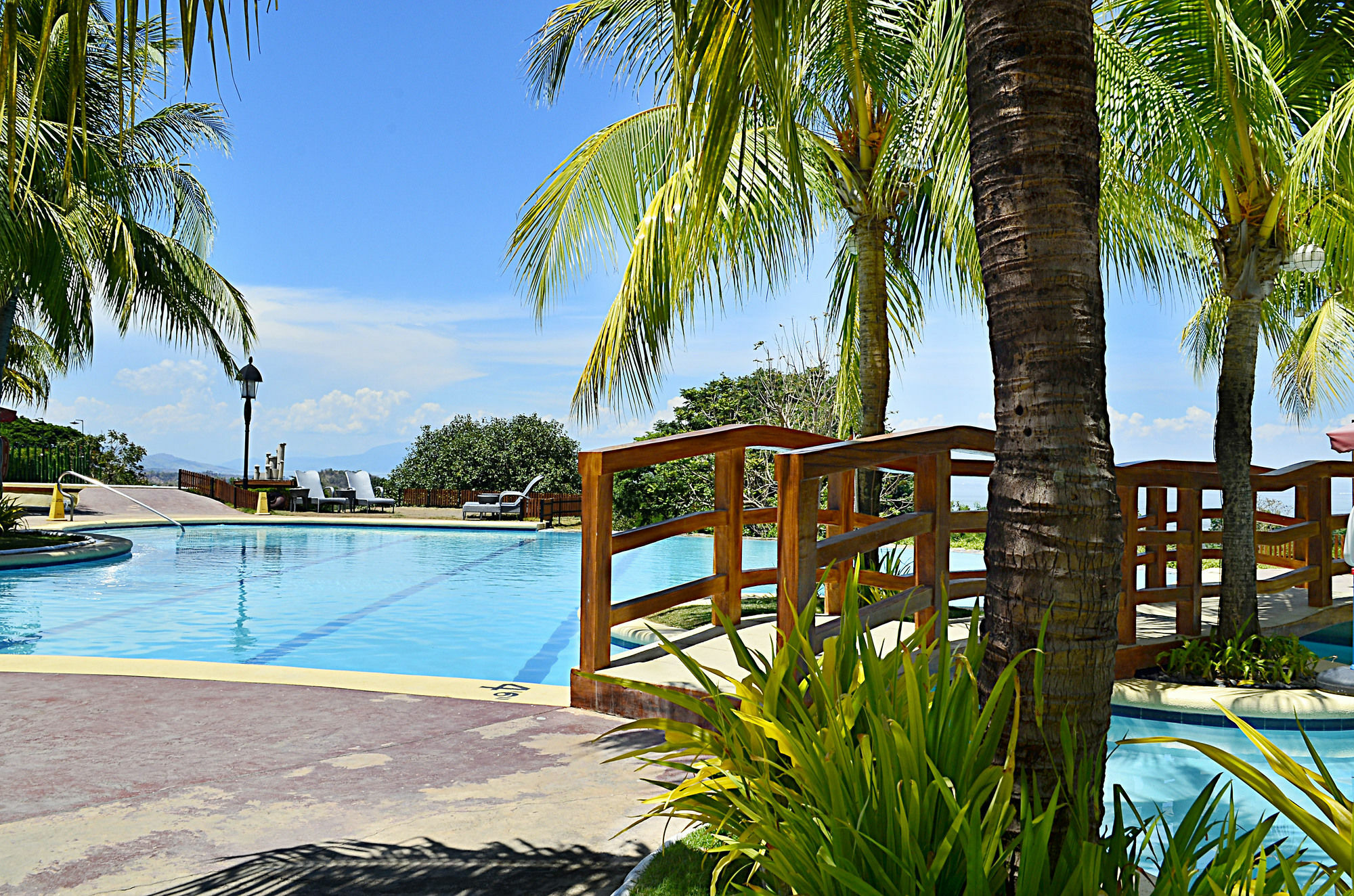 Thunderbird Resorts - Rizal Binangonan Exterior photo